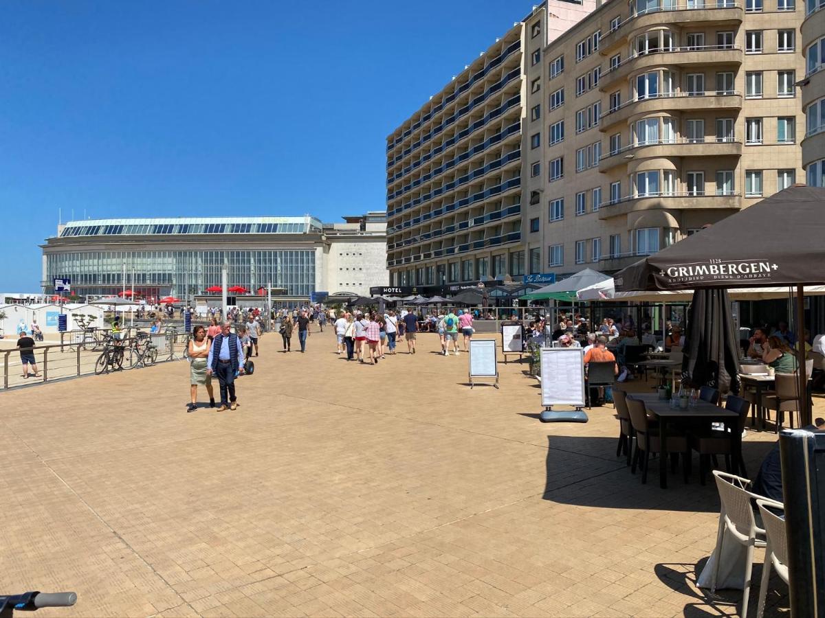 Panoramic View On Beach, Ships, Sea - Place To Be Ostende Exterior foto